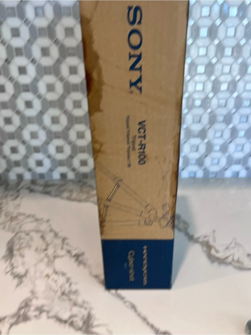 Sony VCT-R100 Tripod.